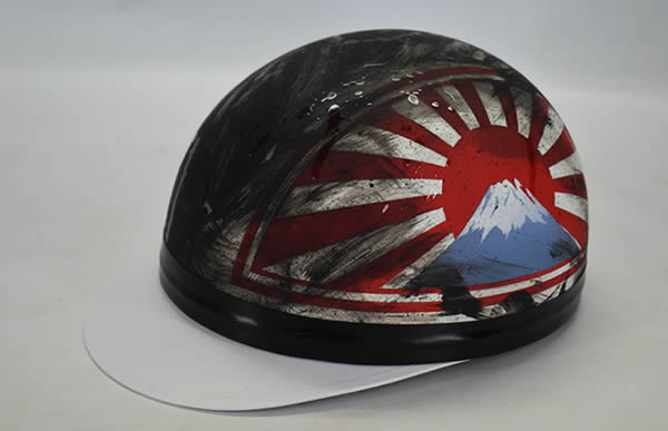 コルク半にカスタムペイントを施し、富士山を背景に日照カラーで仕上げました。やられ感を表現した独自の塗装技法で、エイジングとは異なる個性あふれるデザインを楽しめます。施工例