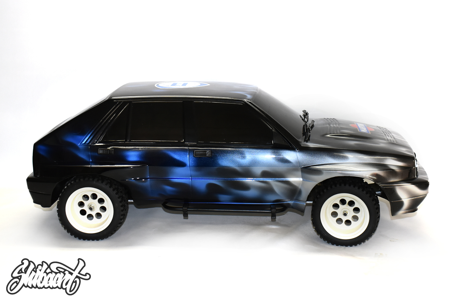 KYOSHO/京商 ランチアデルタ インテグラーレ 16V スケール 1/5 のペイント制作の施工事例3